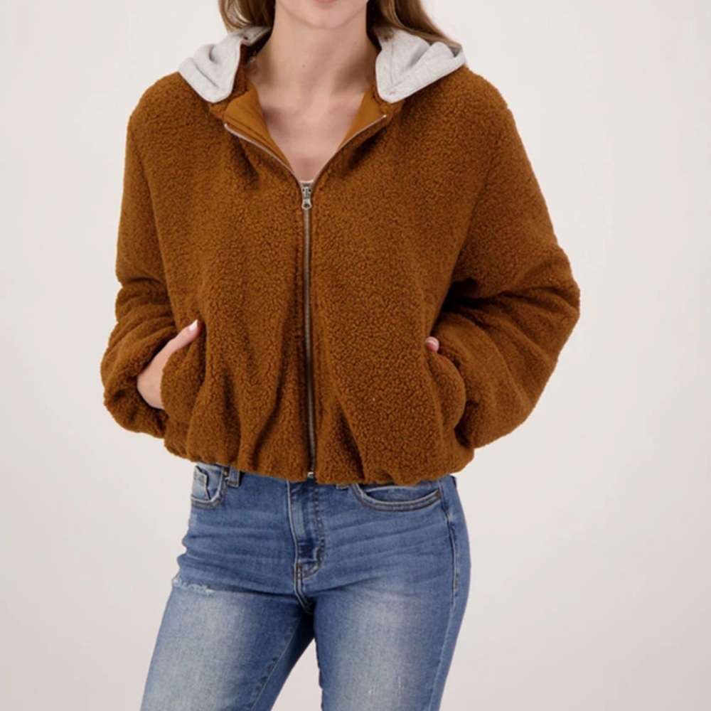 🤎🩶Adorable HYFVE teddy jacket w detachable hood. NWT🩶🤎